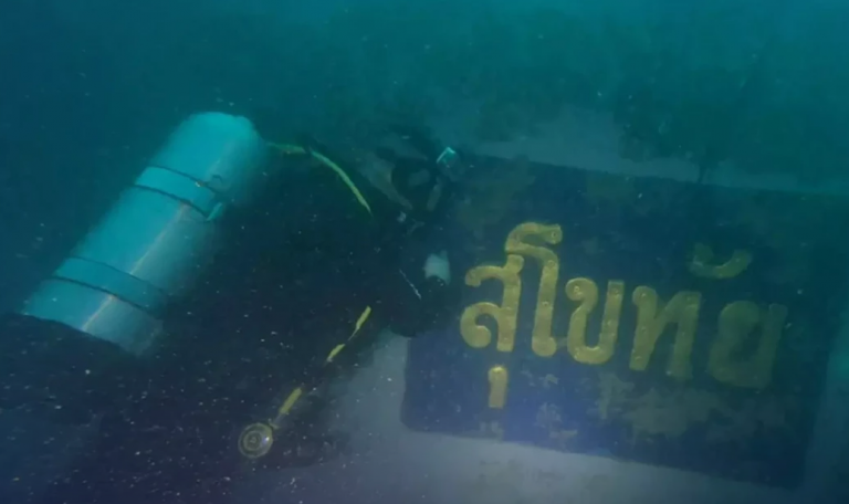 first-images-of-sunken-thai-warship-as-search-intensify-asian-defence