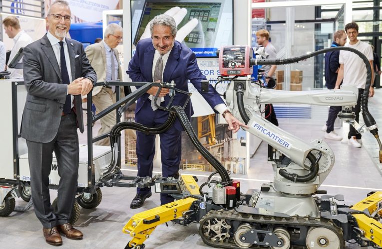 Comau and Fincantieri Present “MR4WELD”, The First Robotised Mobile Solution for Shipbuilding
