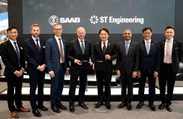 Saab and ST Engineering sign MoU at DSEI
