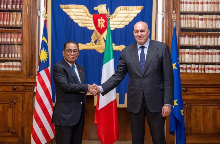Malaysia, Italy Agree On Defence Procurement Deals
