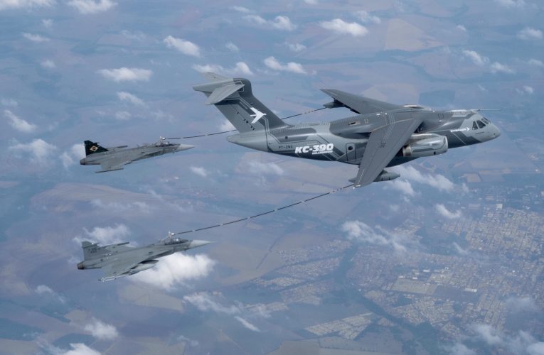 Embraer KC-390 Completes Saab Gripen E Aerial Refuelling Certification Flights